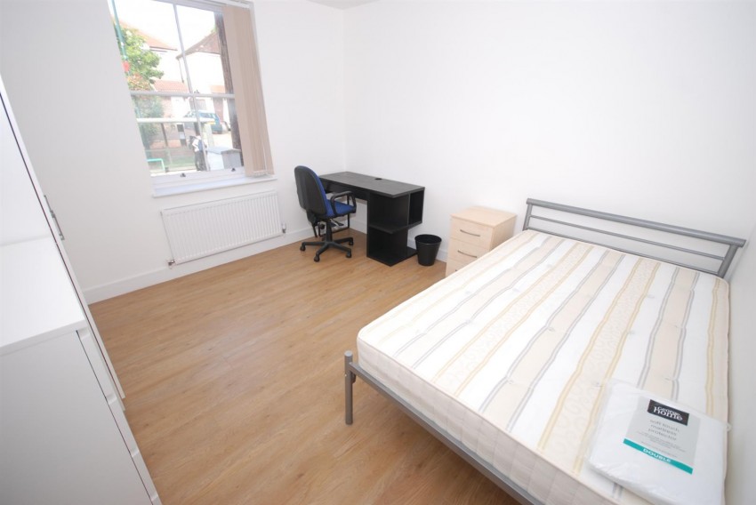 Images for Heathcote Road, Leamington Spa