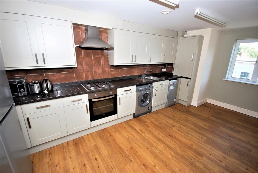 Images for Old Warwick Road, Leamington Spa