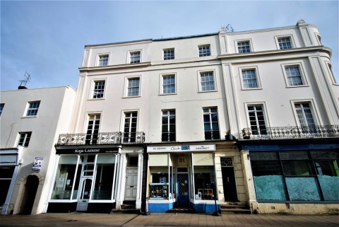 View Full Details for 31 Bath Street, Leamington Spa