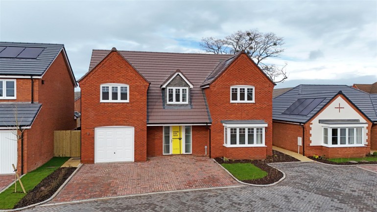 Maypole Place, Evesham