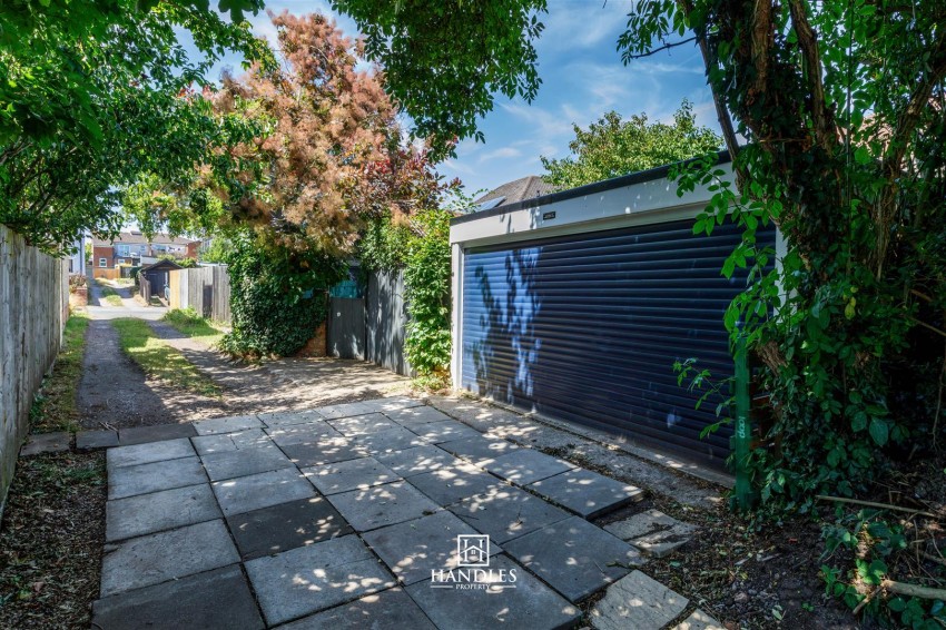 Images for Cape Road, Warwick