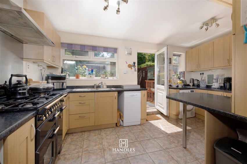 Images for Cape Road, Warwick