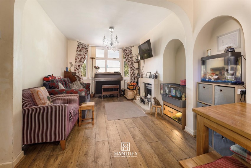 Images for Cape Road, Warwick