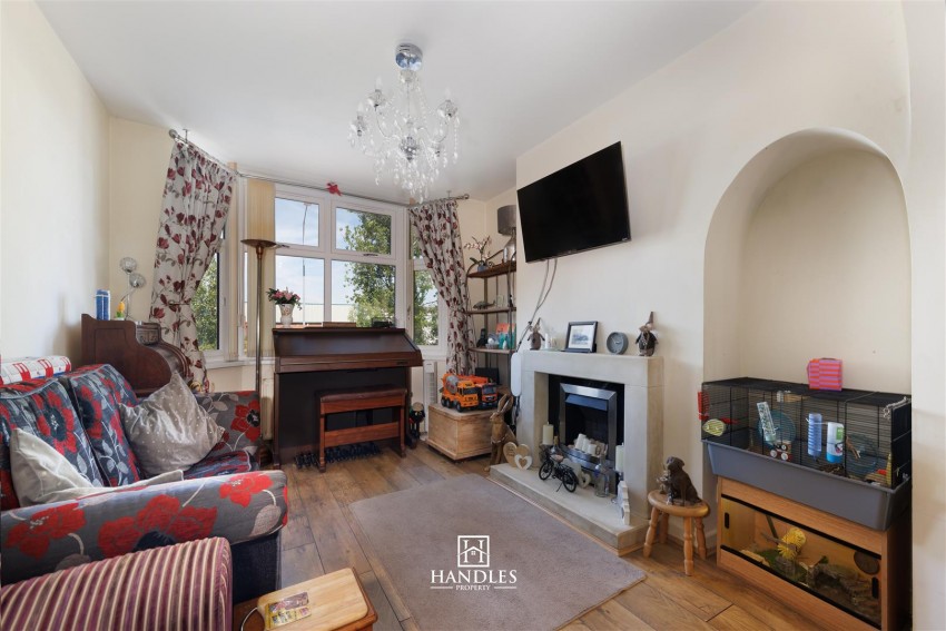 Images for Cape Road, Warwick