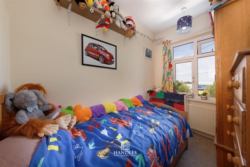 Images for Cape Road, Warwick