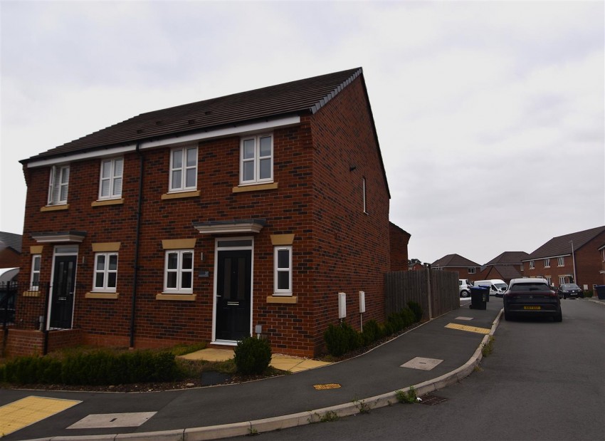 Images for Roseacre Gardens, Warwick