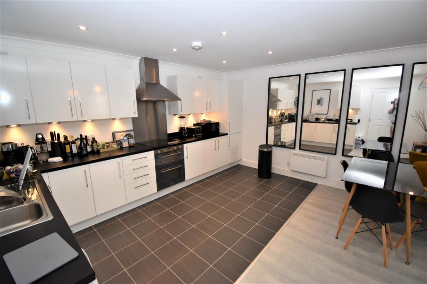 Images for Kingfisher Close, Warwick