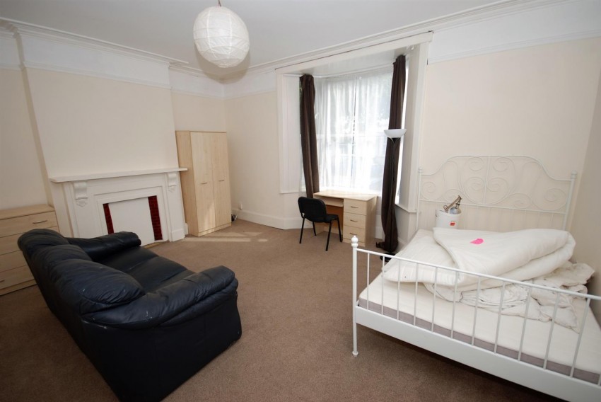 Images for Clarendon Avenue, Leamington Spa