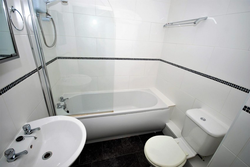 Images for Old Warwick Road, Leamington Spa