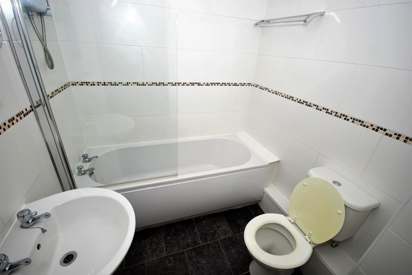 Images for Old Warwick Road, Leamington Spa