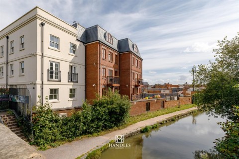 View Full Details for 19 Tachbrook Road, Leamington Spa