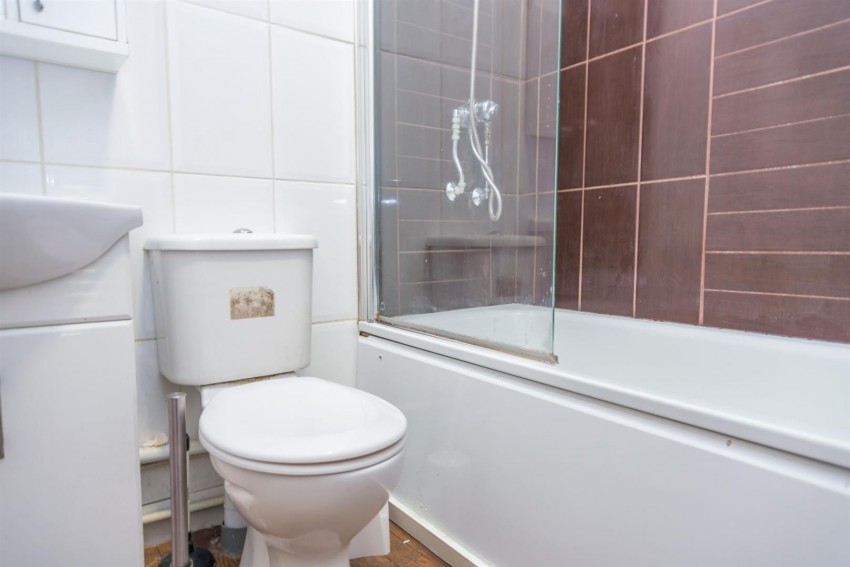 Images for Flat 2, 44-48 Bath Street, Leamington Spa