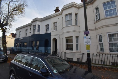 View Full Details for 42, Clarendon Avenue, Leamington Spa