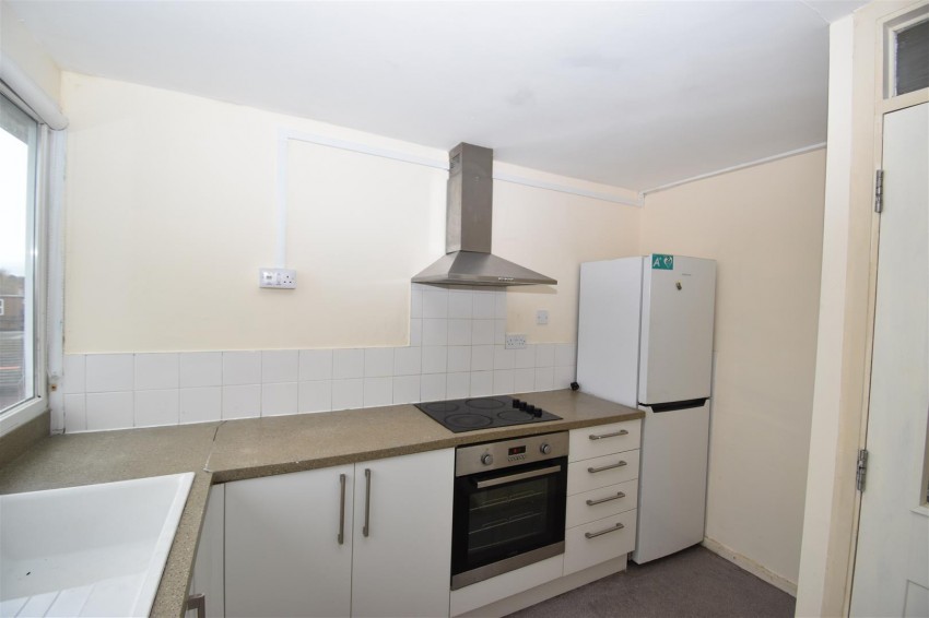 Images for 20 Remburn Gardens, Warwick