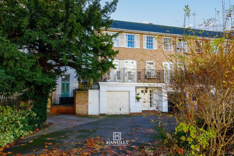 St. Pauls Court, Leamington Spa