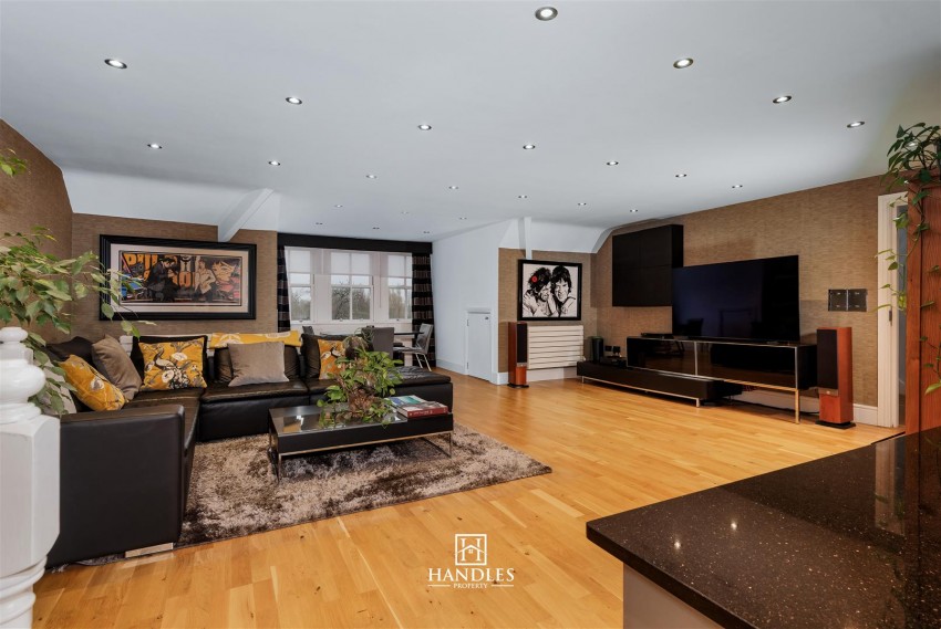 Images for Warwick New Road, Leamington Spa