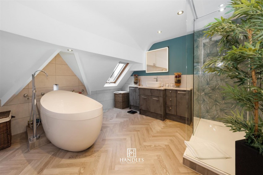 Images for Warwick New Road, Leamington Spa