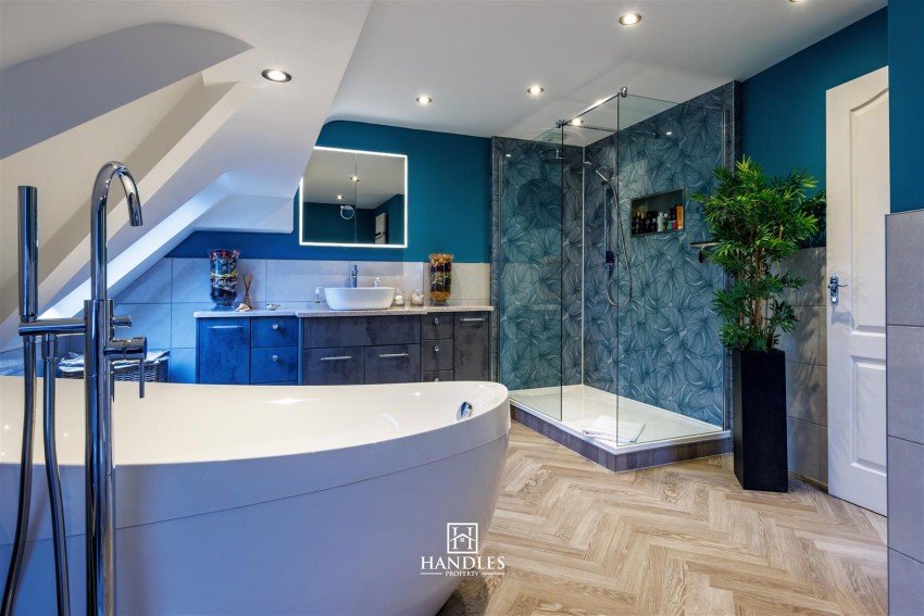Images for Warwick New Road, Leamington Spa