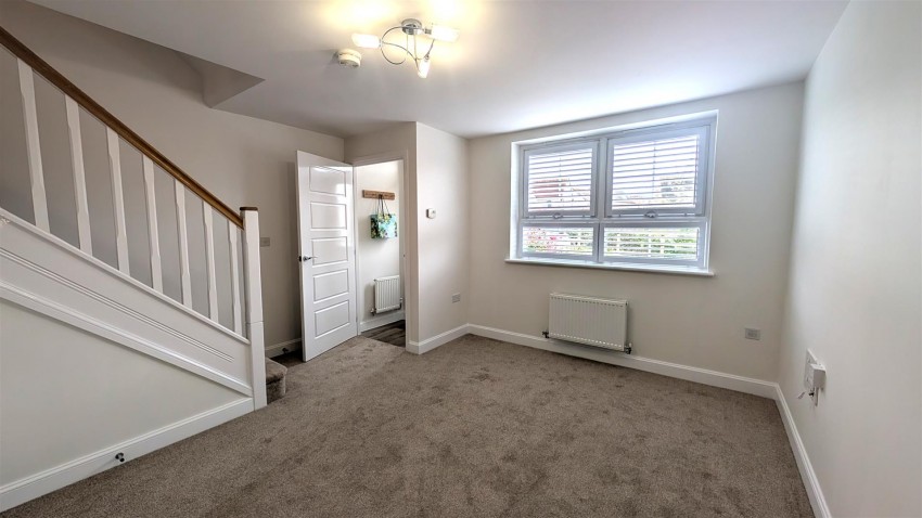 Images for Woodward Drive, Warwick