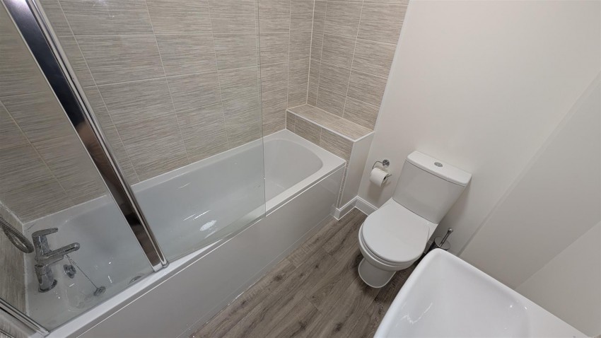 Images for Woodward Drive, Warwick