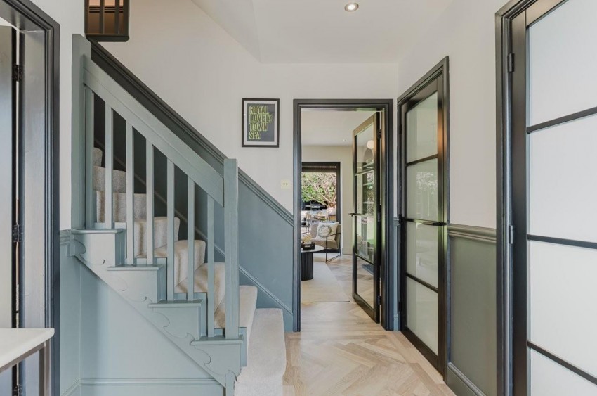 Images for Warren Close, Leamington Spa