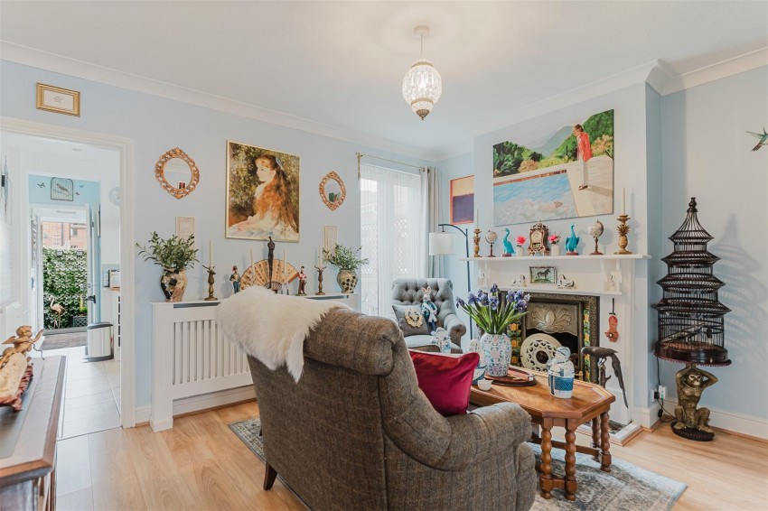 Images for Meadow Road, Warwick
