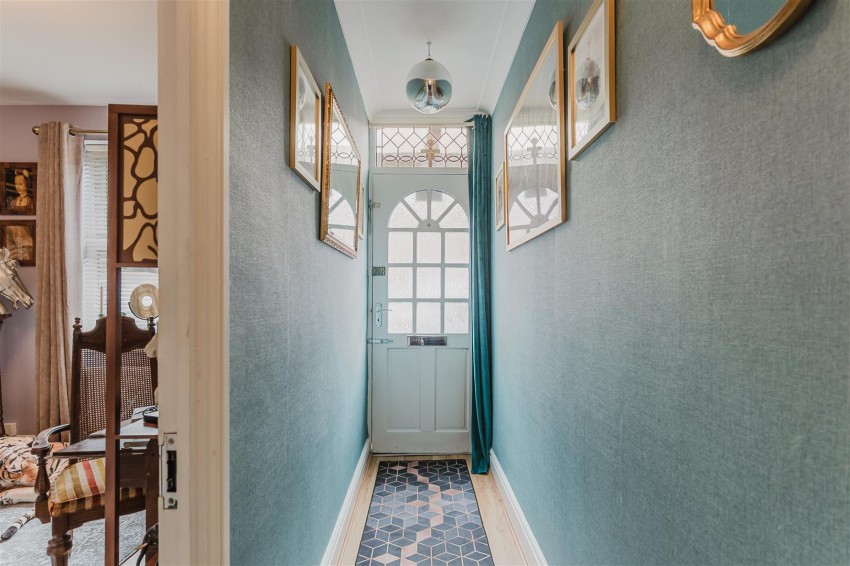 Images for Meadow Road, Warwick